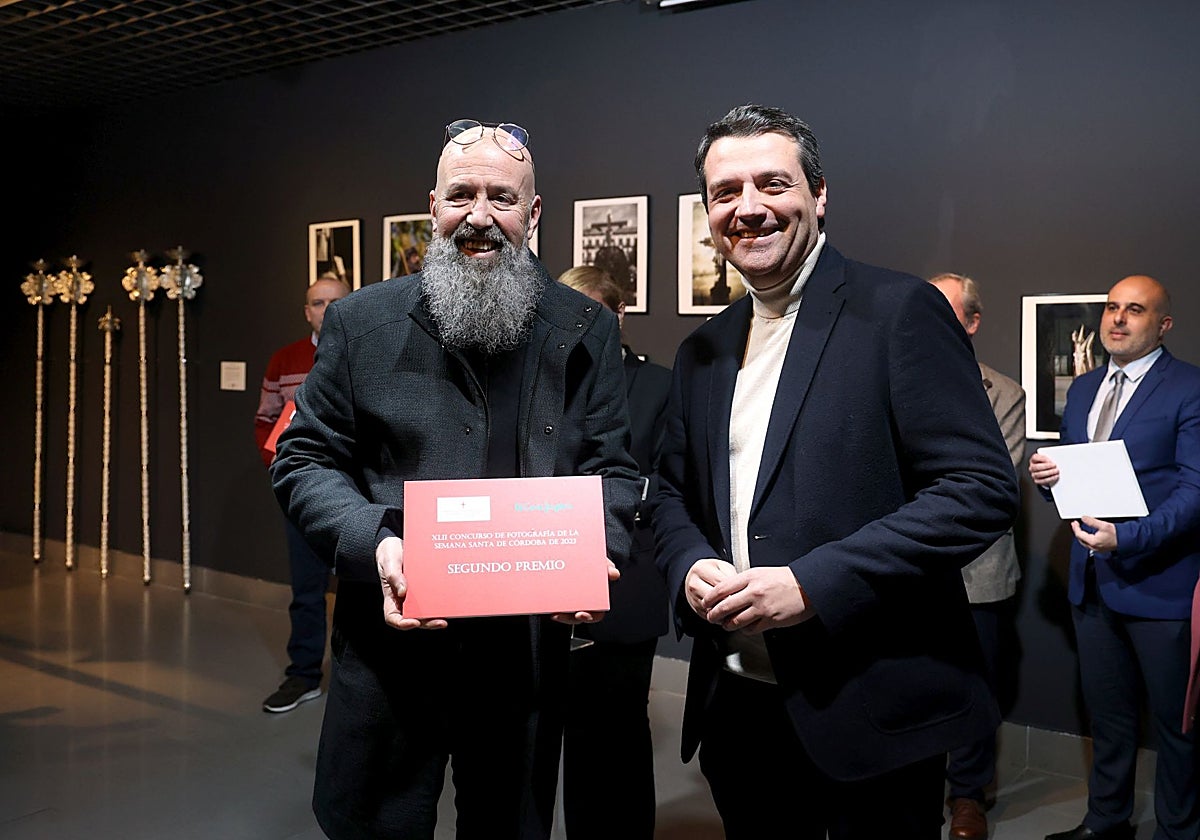 Juan Luis Seco de Herrera, con el alcalde, en una entrega de premios