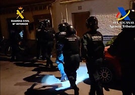Seis detenidos en una operación contra el tráfico de drogas y el 'petaqueo' en la costa de Granada