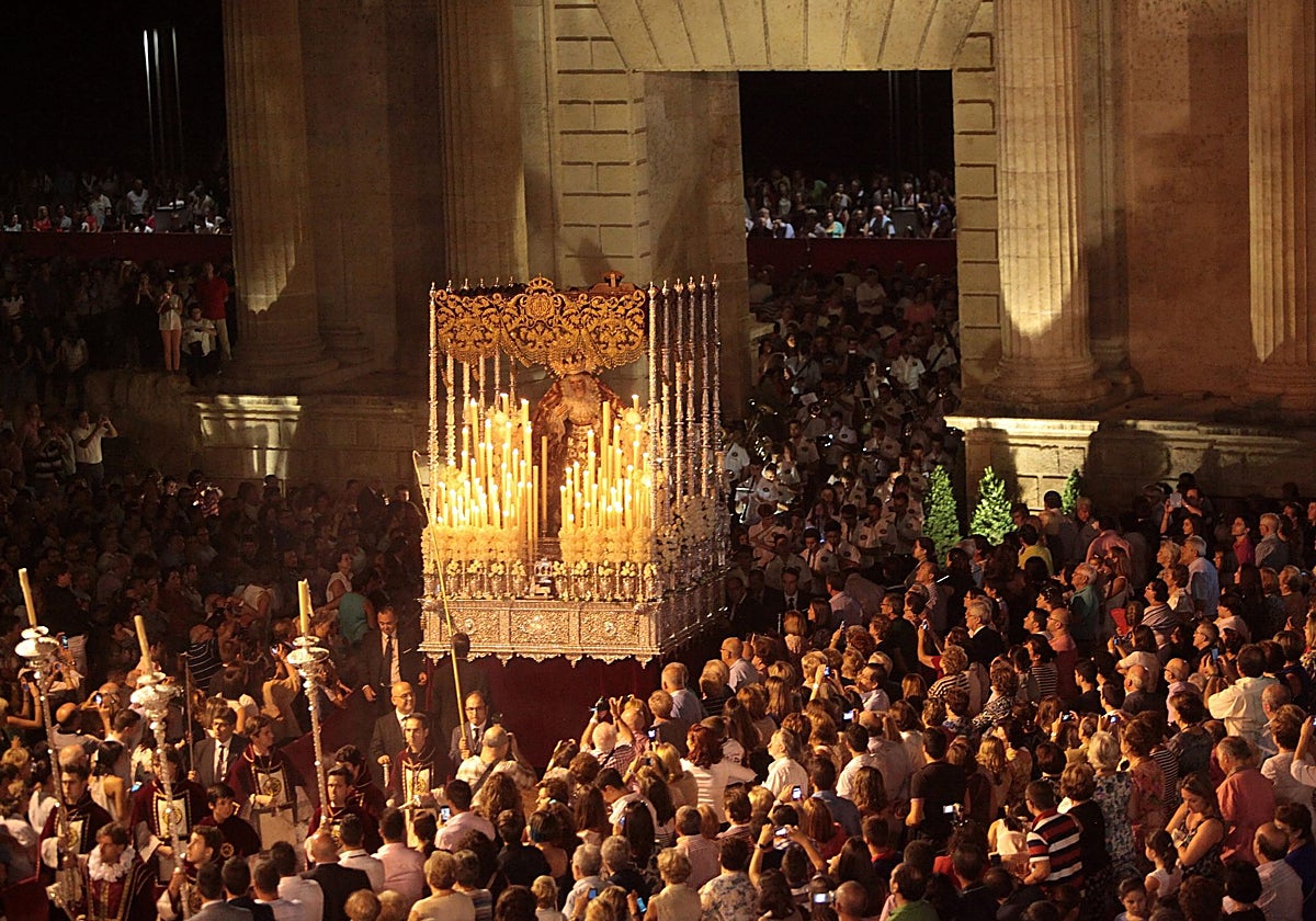 La Reina de los Mártires, en el Vía Crucis Magno de 2013