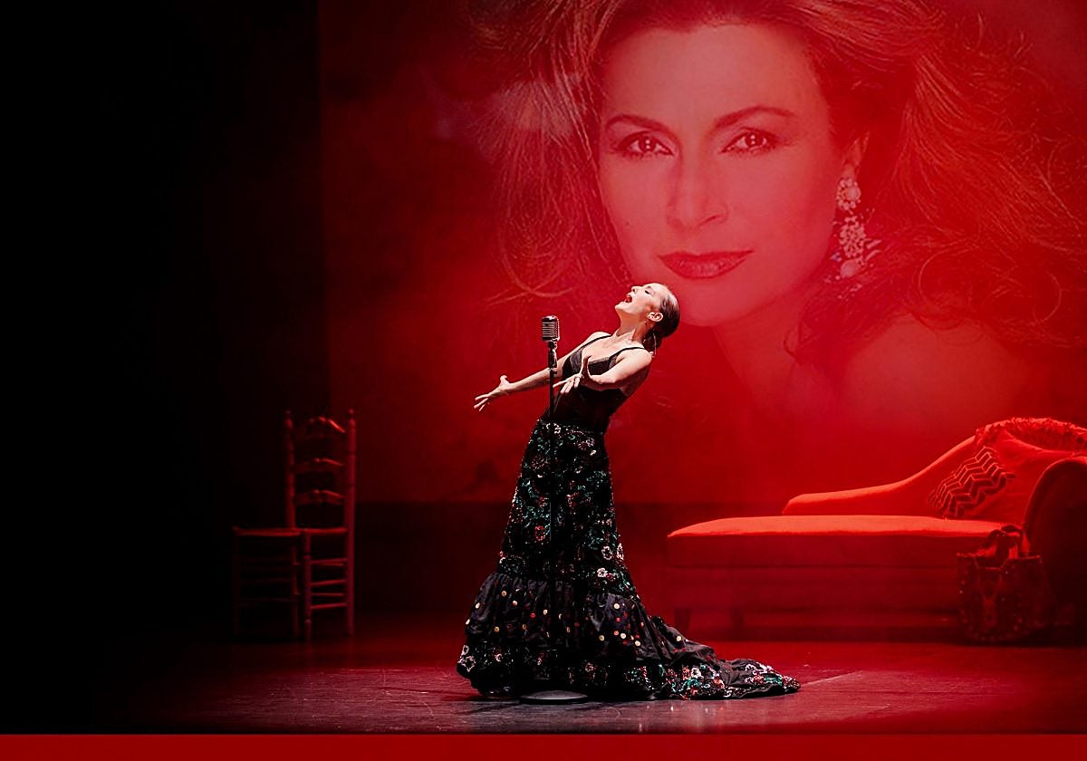 La cordobesa Anabel Dueñas interpretando a Rocío Jurado