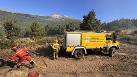 Muere un peón manguerista en un accidente de tráfico de camino al incendio de Cuevas del Valle, en Ávila
