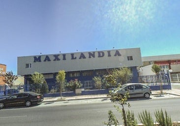 Atropella a una mujer que le recriminó que se orinara en su coche y se fuga sin carné