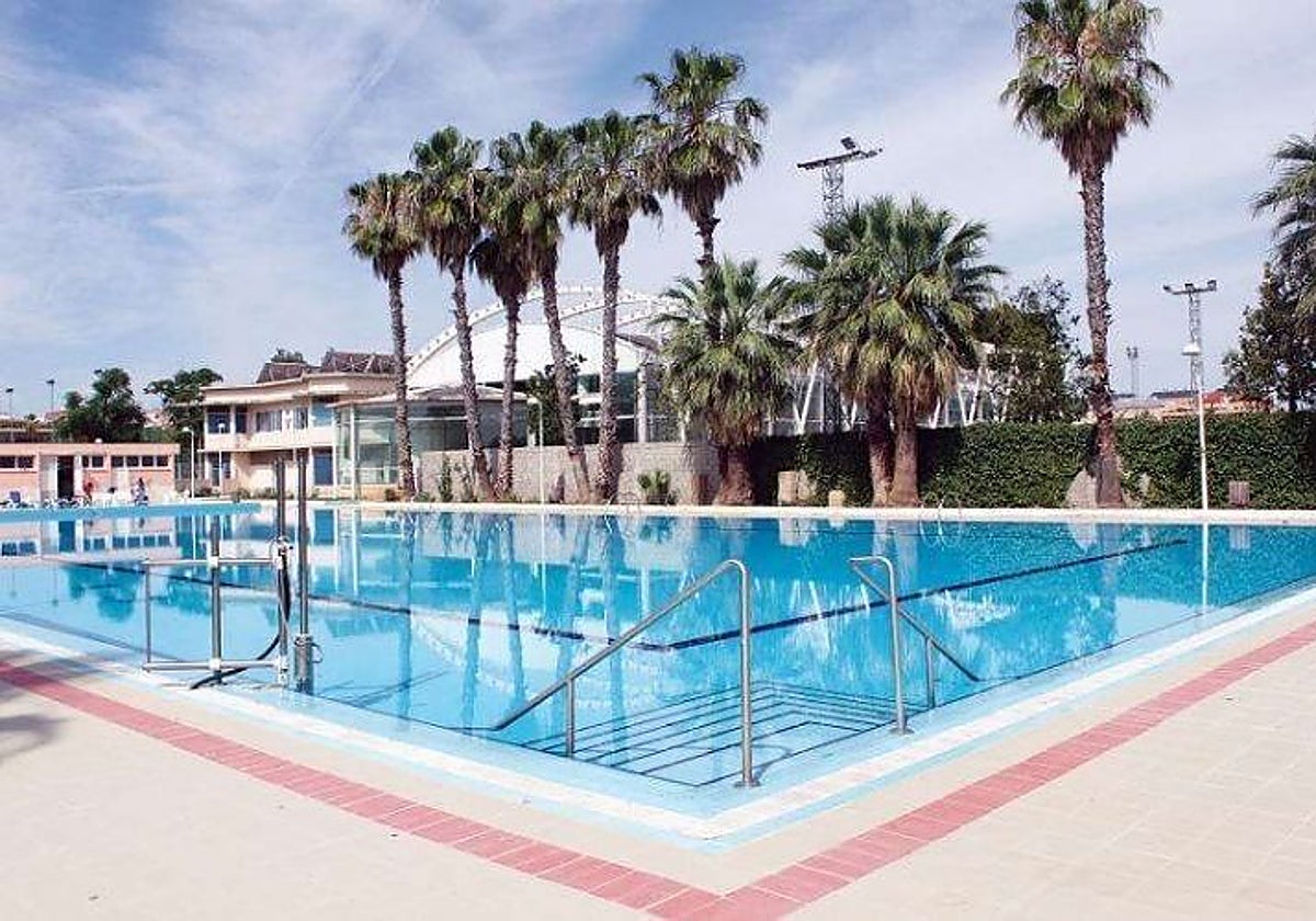 Imagen de archivo de la piscina de verano municipal de Picassent