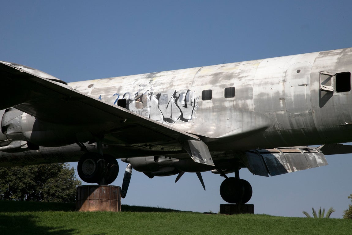 Las imágenes del estado en el que está el avión cultural de Córdoba
