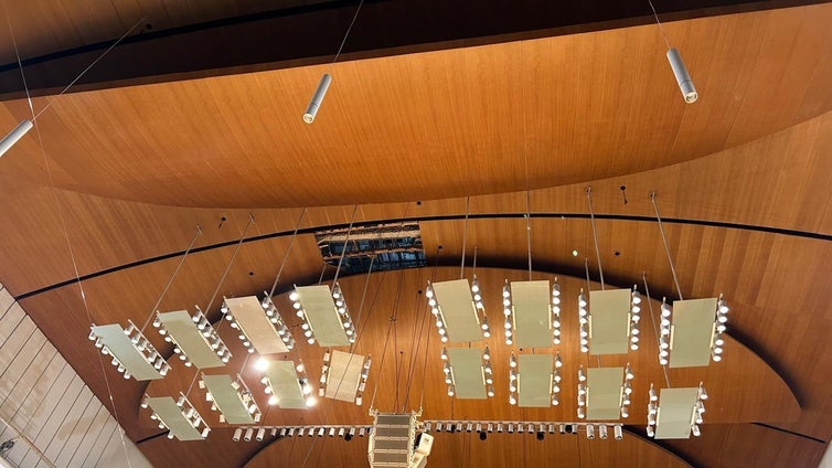 Cae parte del techo de la sala principal del Palau de la Música de Valencia dos años después de su reforma