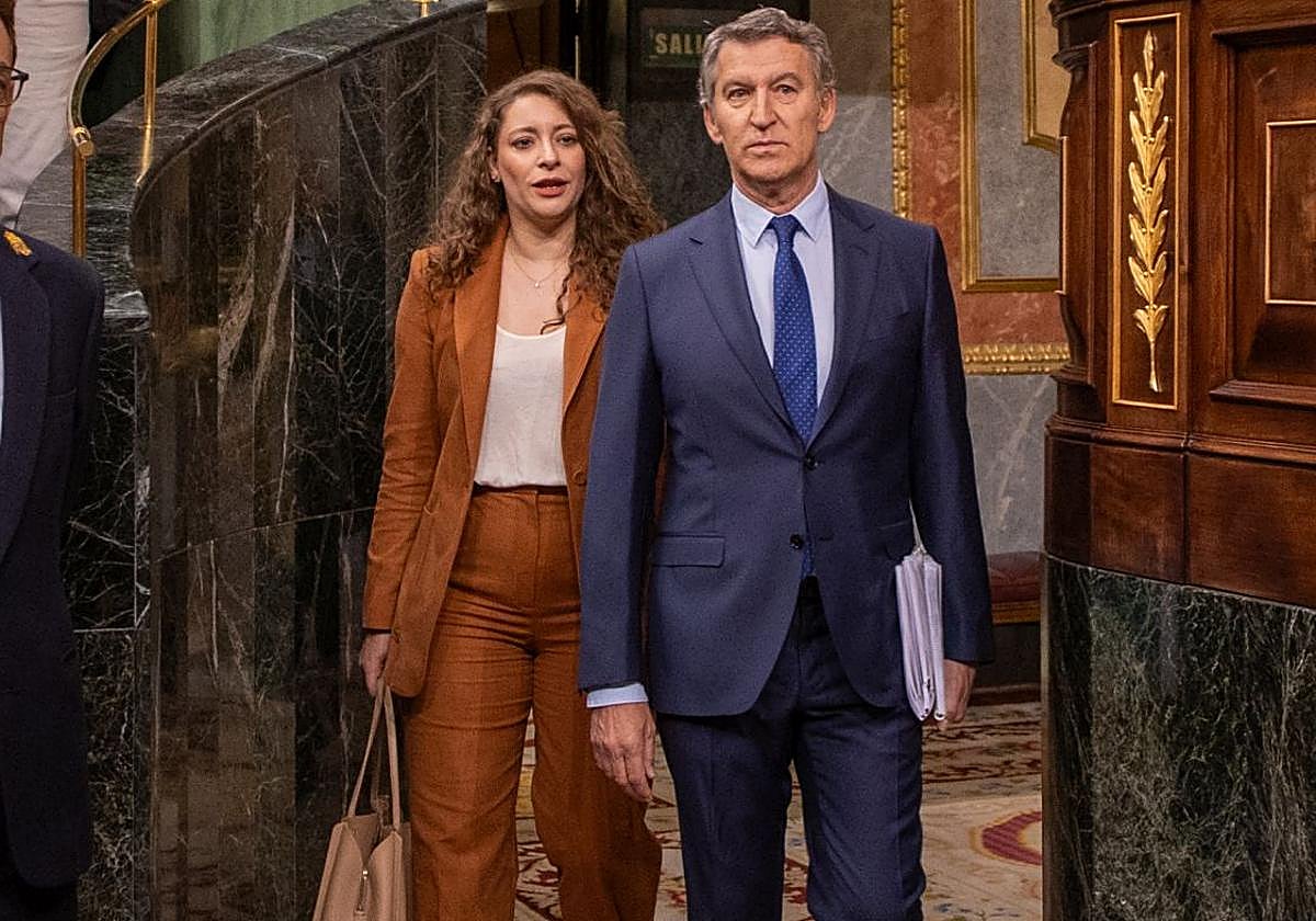 Alberto Núñez Feijóo y Ester Muñoz, portavoz del PP en el Congreso