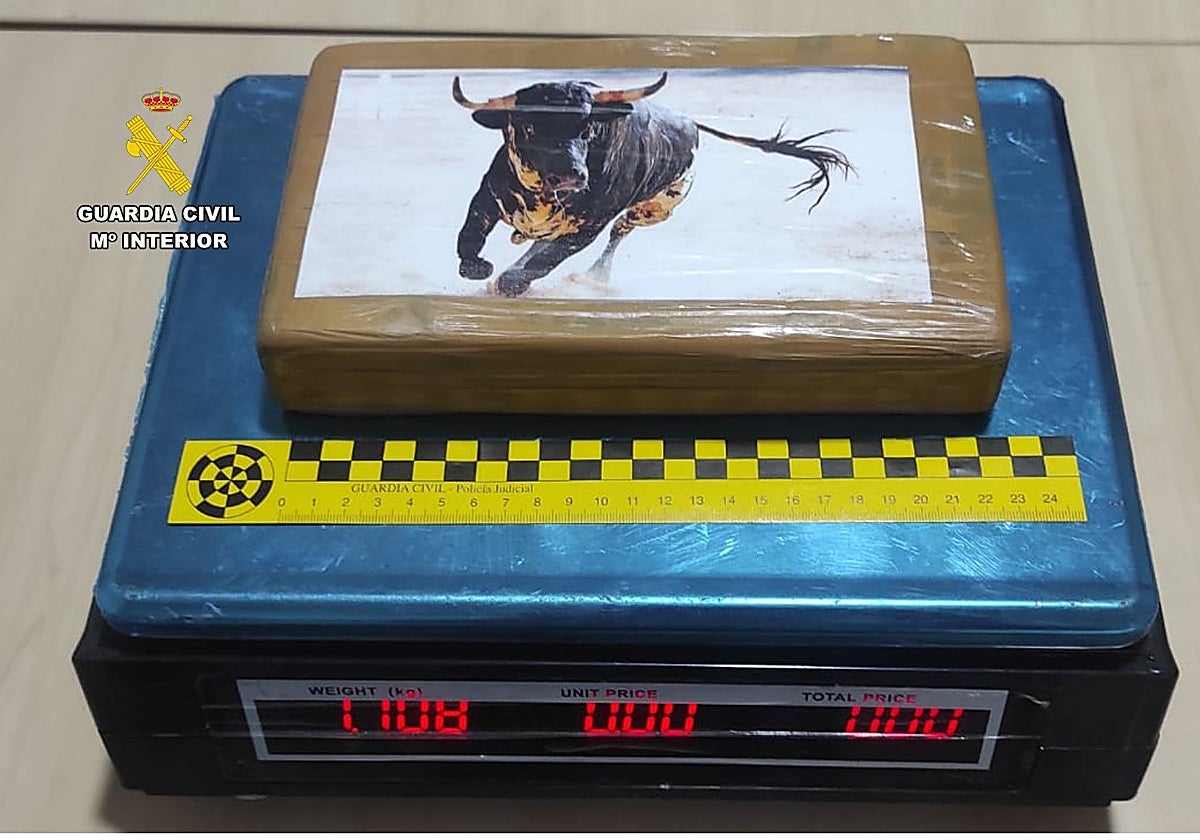 Imagen del paquete de cocaína intervenido por la Guardia Civil