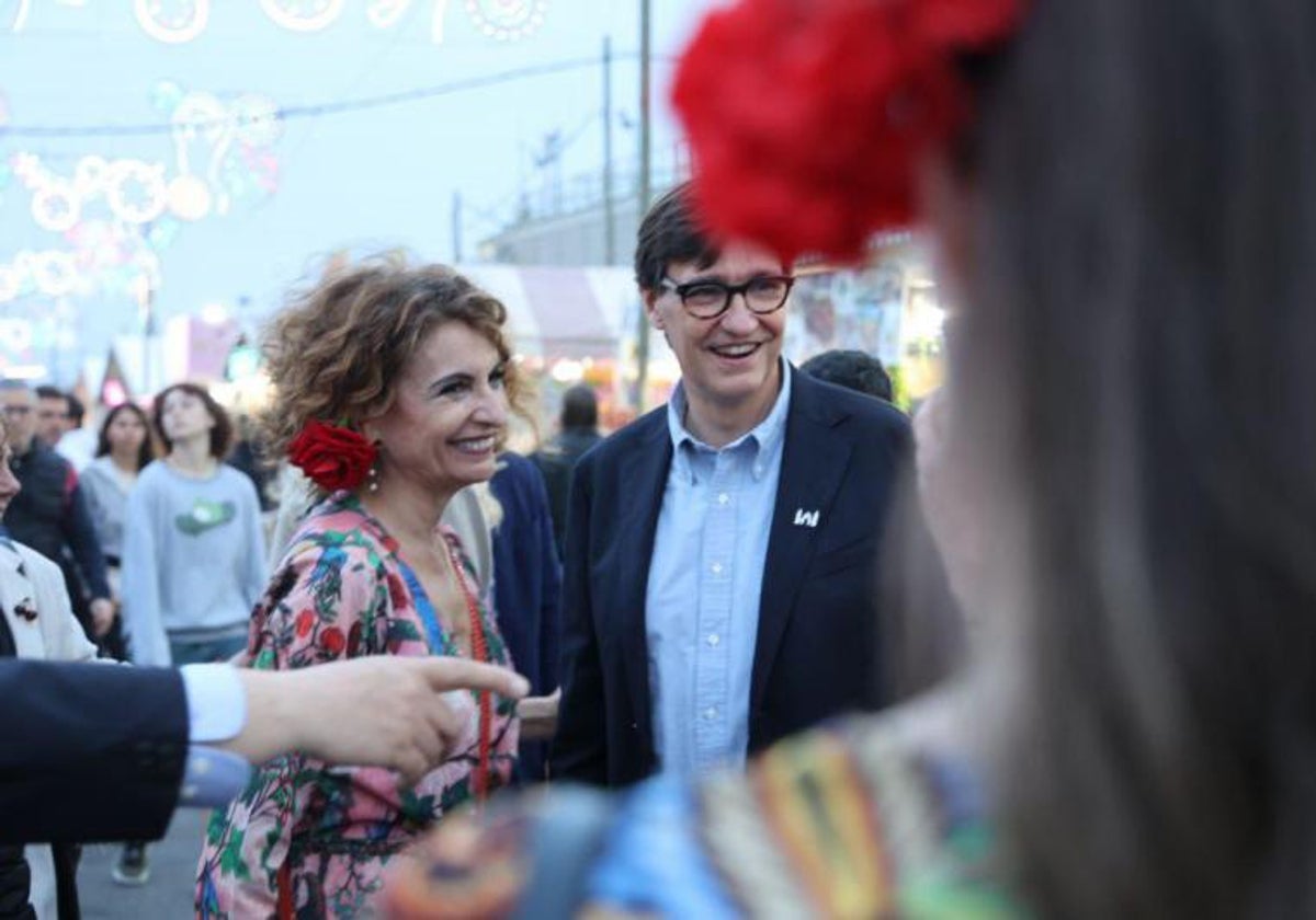 María Jesús Montero con Salvador Illa en la pasada Feria de Abril de Barcelona