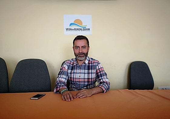 El alcalde de Guadalcázar Francisco Estepa durante su época de regidor en la Vega del Guadalquivir