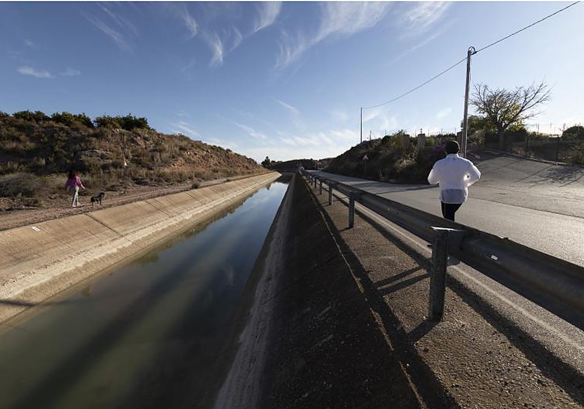 Conducciones del trasvase Tajo-Segura en la Vega Baja
