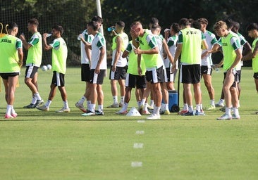El overbooking en el centro del campo: ¿Posible salida en el Córdoba CF?