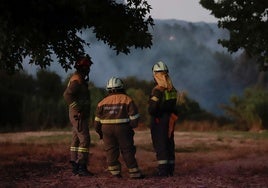 Activada la 'situación 2' en un incendio en Viladervós, en Orense, por proximidad a las viviendas