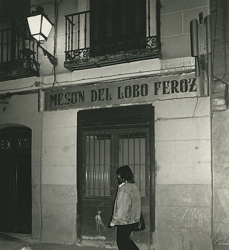 Mesón del Lobo Feroz, en la calle de Lucientes, en 1989