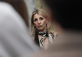 Yolanda Díaz se muestra a favor de la vía de la izquierda plurinacional de Rufián y advierte a Pedro Sánchez: «Con lo de que viene el lobo, ya no llega»