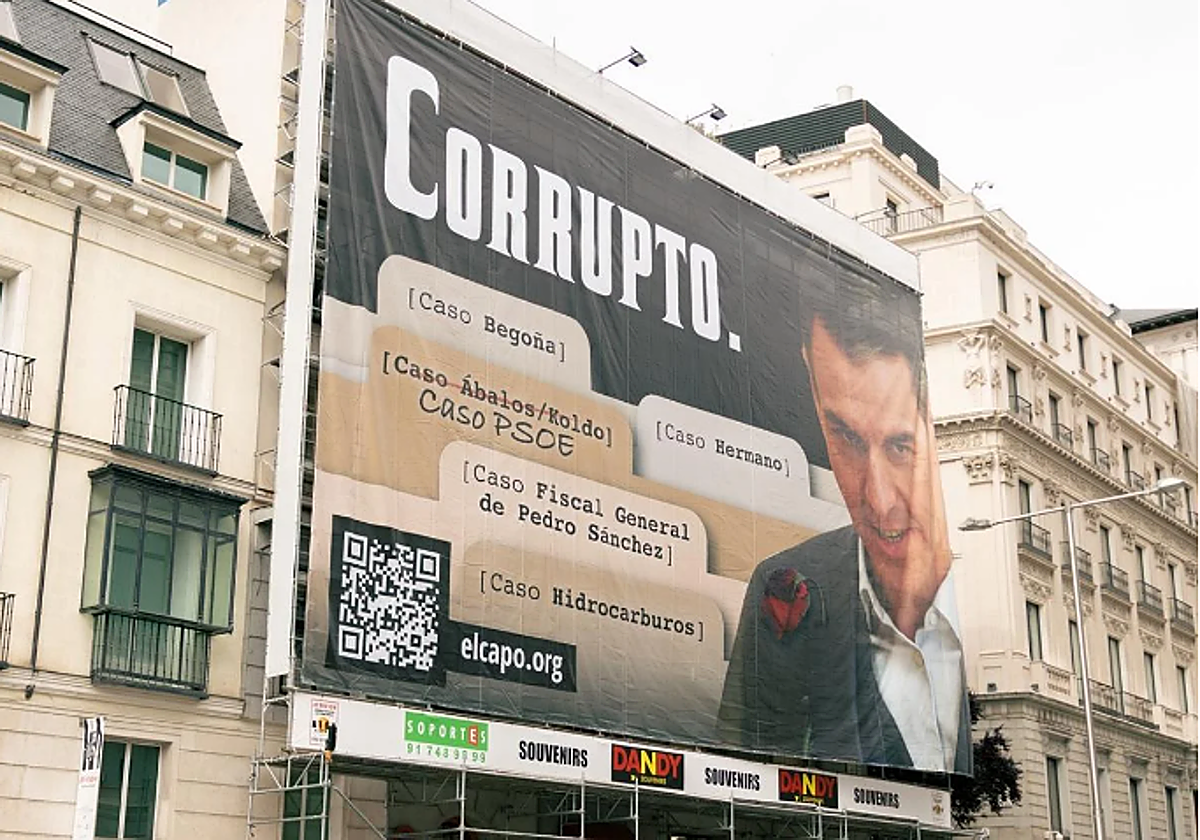 Lona desplegada frente al Congreso