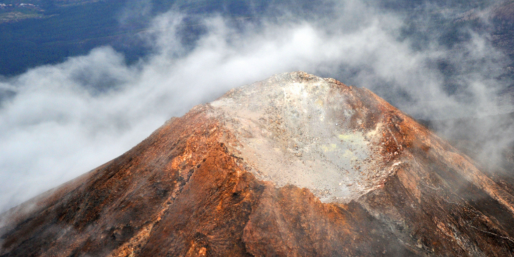 El enjambre del Teide muestra que el volcán está «vivo» pero «no aumenta la probabilidad de erupción»