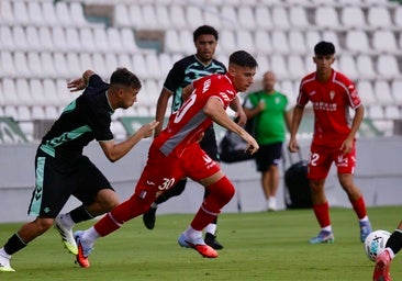 El Córdoba CF cae frente al Betis Deportivo con la defensa otra vez en el punto de mira (0-1)