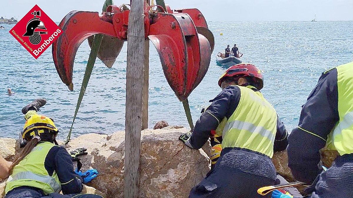 El angustioso rescate de un hombre sepultado bajo enormes rocas en la ...