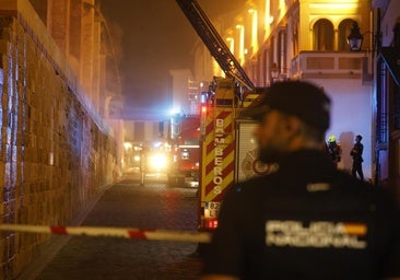 El techo de la capilla de la Encarnación se hunde pero la estructura de la Mezquita de Córdoba no está afectada tras el incendio