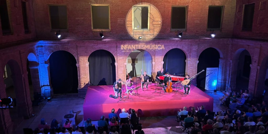  Artemandoline  deslumbra en Villanueva de los Infantes con un viaje barroco de Nápoles a Madrid