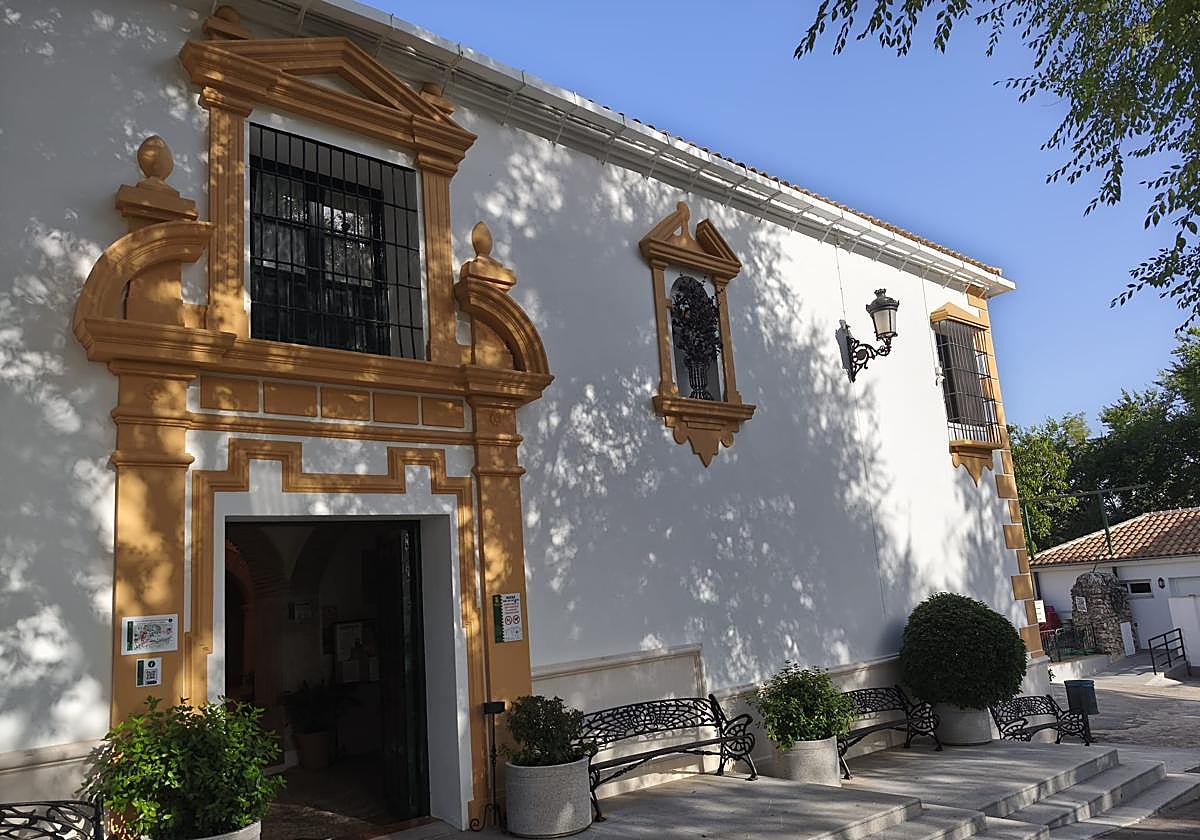 Imagen del Santuario de la Virgen de la Sierra que ya se ha pintado por fuera