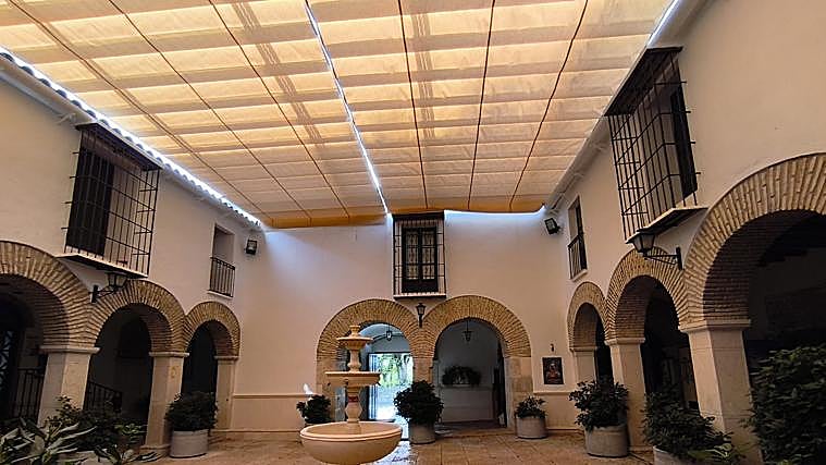 Imagen del nuevo toldo con el que cuenta el Santuario de la Virgen de la Sierra