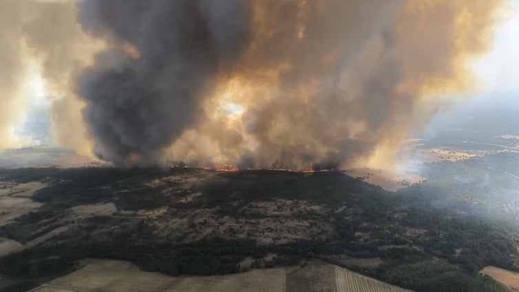 Fuego en Zamora: evacuados los habitantes de Molezuelas de la Carballeda, Cubo de Benavente y Uña de Quintana