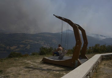 El peor incendio del año en Galicia devora ya 3.000 hectáreas en Chandrexa de Queixa, más que todos los de 2024 juntos