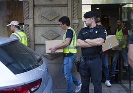 La trama de corrupción en ayuntamientos que llevó al caso del 3% llega a juicio