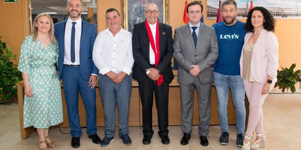 El alcalde socialista de Noblejas (Toledo) anuncia una huelga de hambre para exigir a Page el instituto que no hace por «asqueroso sectarismo»