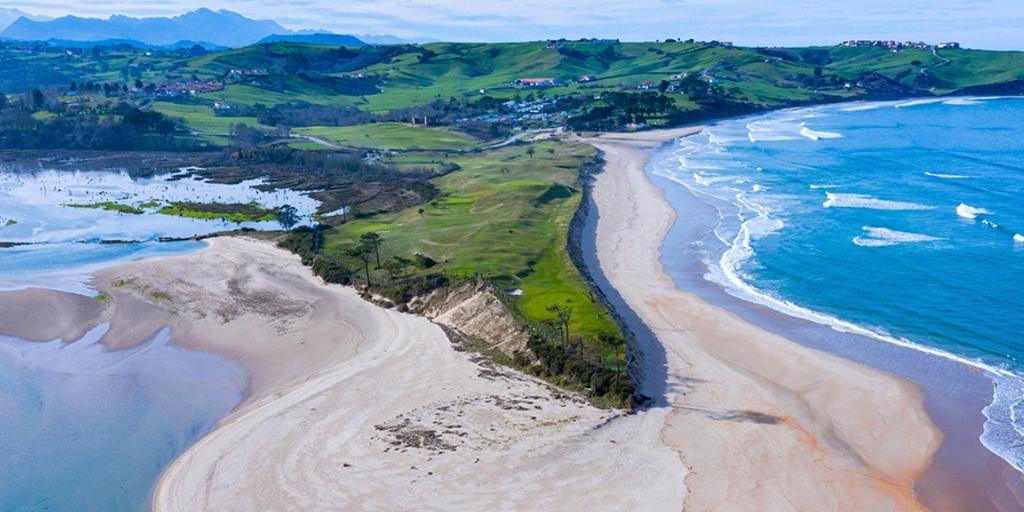 Esta playa de Cantabria es una de las más bonitas del mundo, según National Geographic: dónde está y cómo llegar