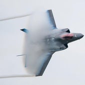 Sumar presionó a Robles para descartar los F-35 por ser de EE.UU. y airearlo
