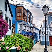 La 'Venecia gallega' el pueblo pesquero con casas coloridas que conquistó a Pedro Almodóvar