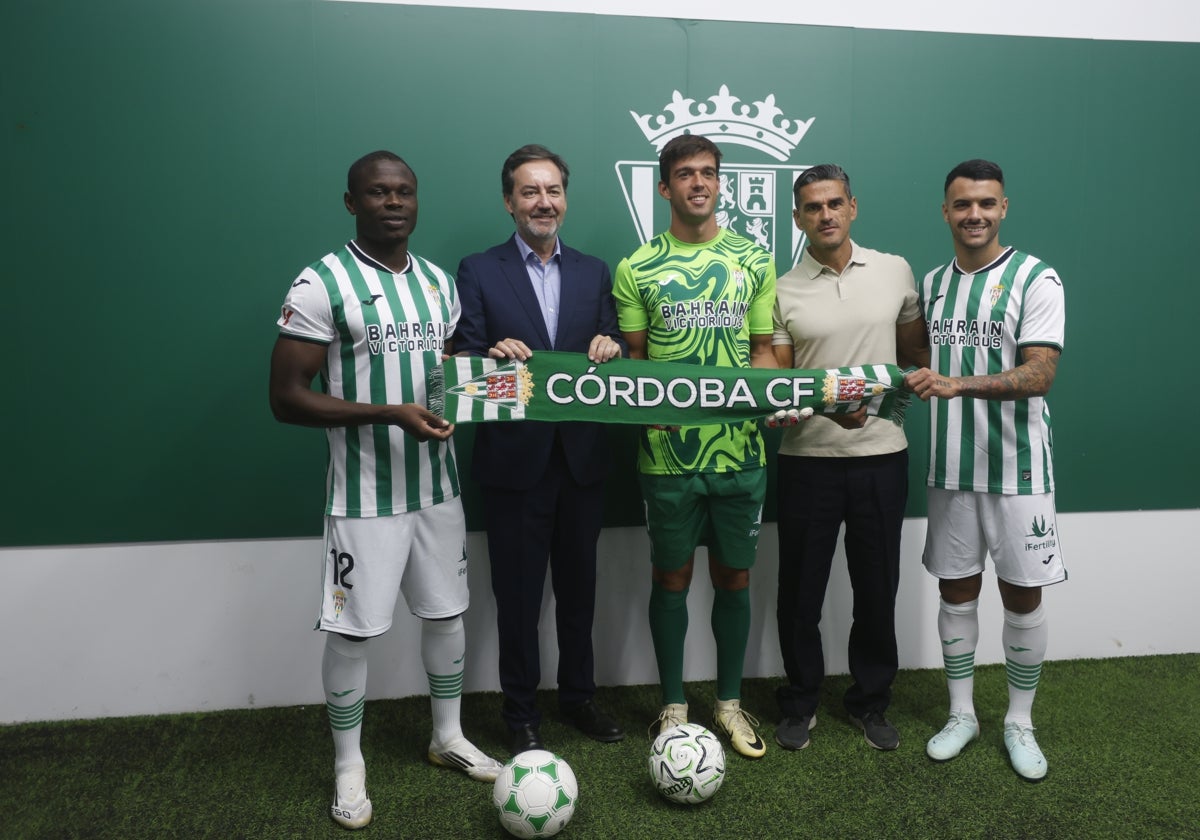 Fomeyem, Iker Álvarez y Álex Martín en su presentación con el Córdoba CF