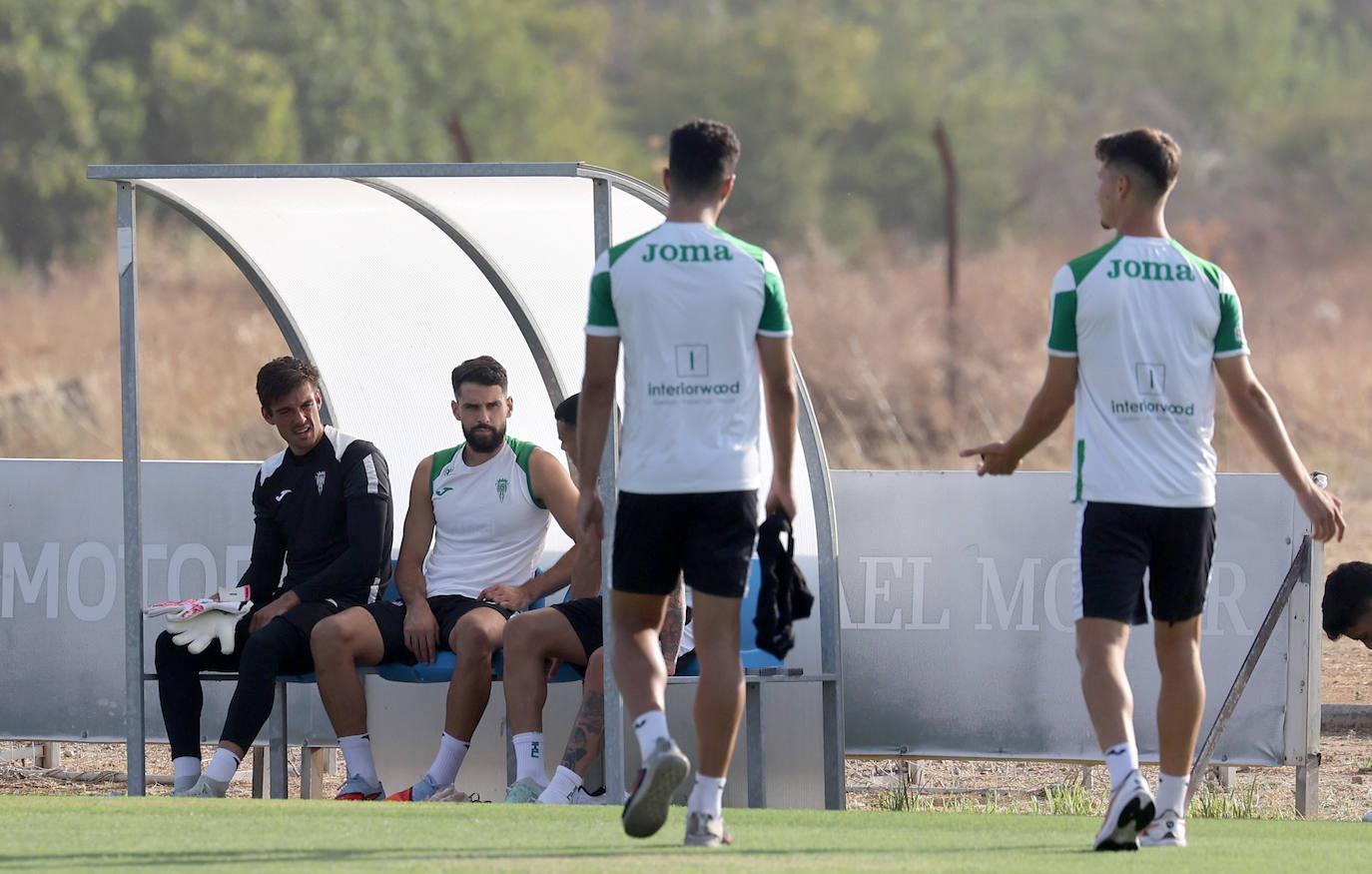 Las imágenes del Córdoba CF preparando ya su debú liguero en Gijón