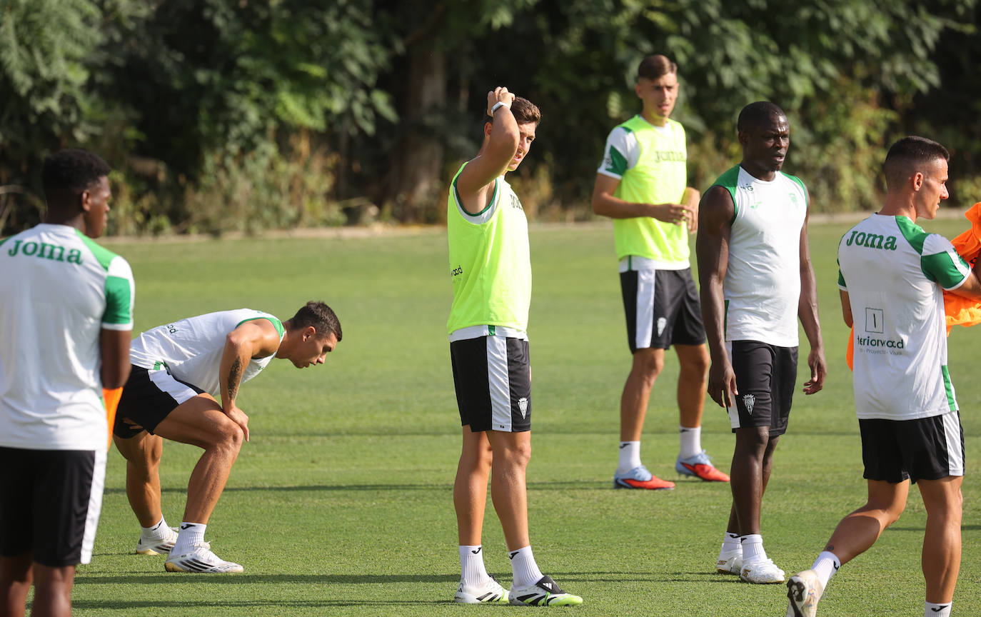 Las imágenes del Córdoba CF preparando ya su debú liguero en Gijón