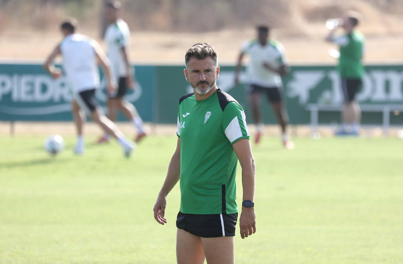 Las imágenes del Córdoba CF preparando ya su debú liguero en Gijón