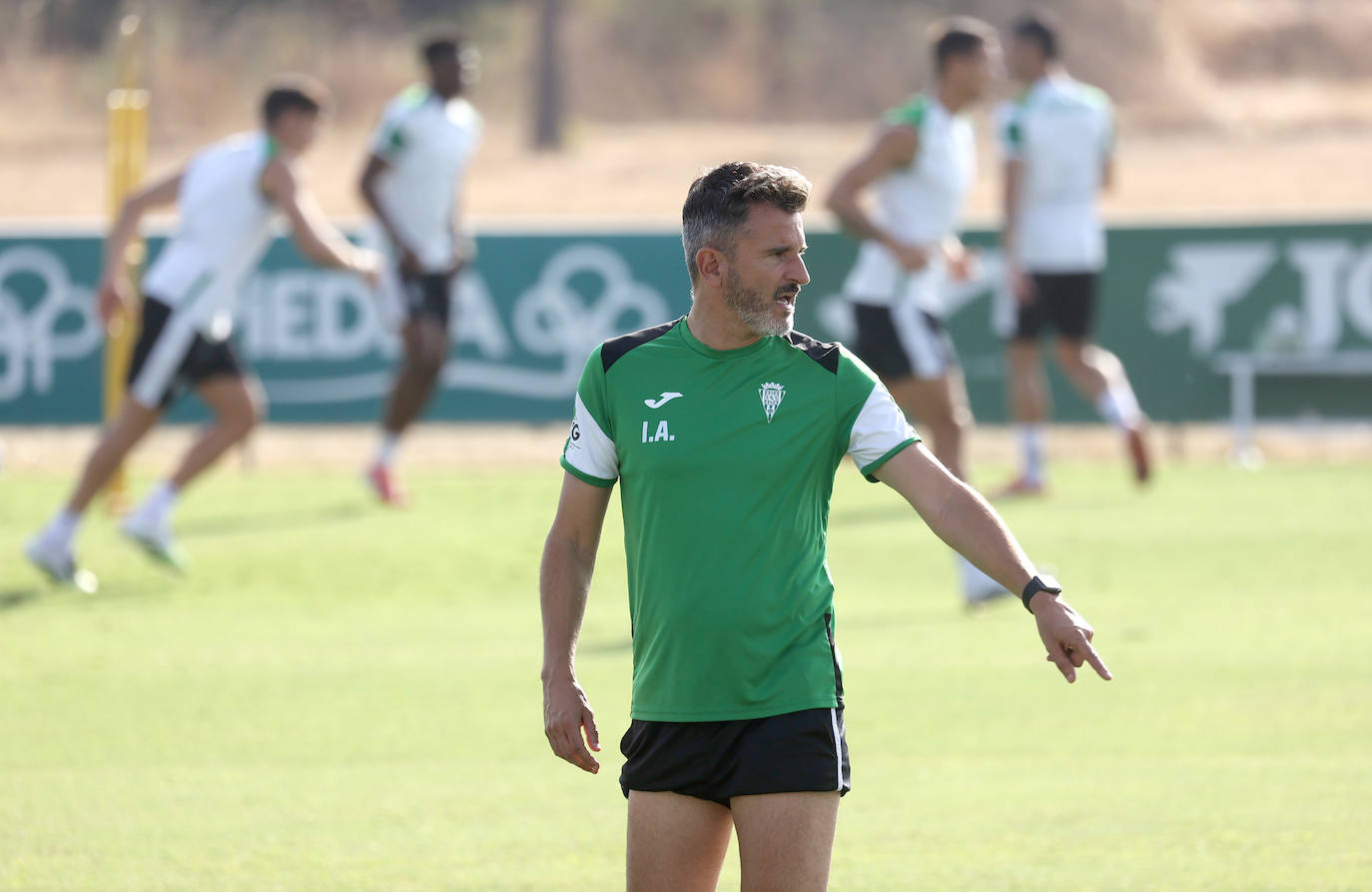 Las imágenes del Córdoba CF preparando ya su debú liguero en Gijón
