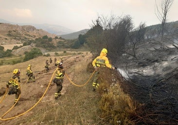 Un intenso fuego en Salamanca y la evacuación de un pueblo en Palencia complican aún más la situación en Castilla y León