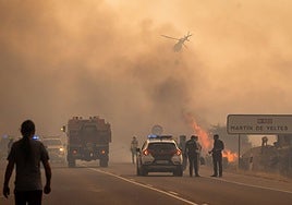 Un intenso fuego en Salamanca y la evacuación de un pueblo en Palencia complican aún más la situación en Castilla y León
