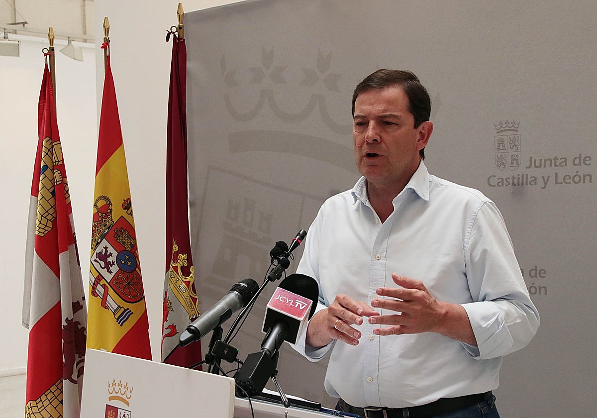 El presidente de la Junta de Castilla y León, Alfonso Fernández Mañueco, este martes tras la reunión del Cecopi en León