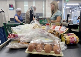 Mercadona aclara si sus cajeros pueden pedir a los clientes que enseñen el contenido de su bolso