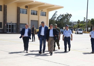 Pedro Sánchez no interrumpe sus vacaciones ni llama a los presidentes afectados por la ola de incendios que deja ya dos muertos