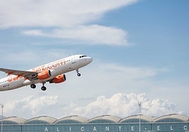 Los aeropuertos valencianos pulverizan récords mientras el Gobierno se niega a ampliarlos como el de Barcelona