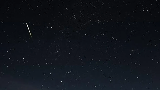 Cientos de personas llenan El Torcal de Antequera para disfrutar de las Perseidas