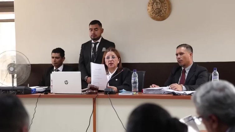 Ordenan investigar al expresidente guatemalteco Jimmy Morales por la muerte de 41 niñas
