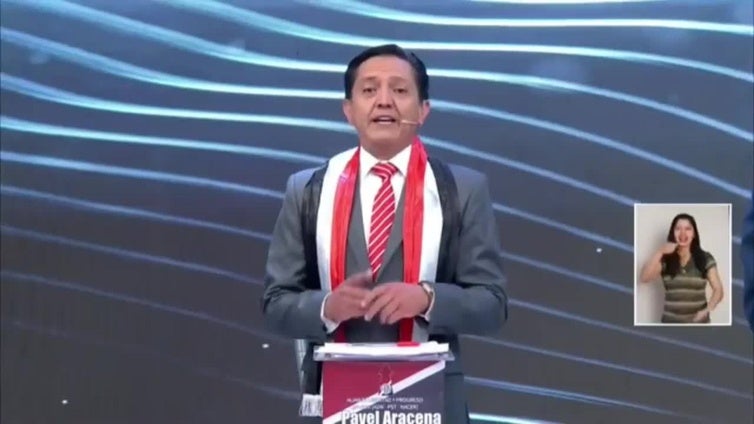 Tres candidatos presidenciales debaten sobre economía en ausencia de postulantes punteros