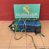 Interceptado un gran fardo flotando en el mar con unos 20 kilos de cocaína en Tenerife