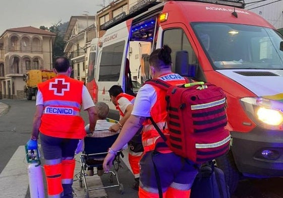 Rescate en Cabezabellosa: así se evacuó a 19 vecinos que se resistían a dejar sus casas mientras las llamas envolvían su pueblo