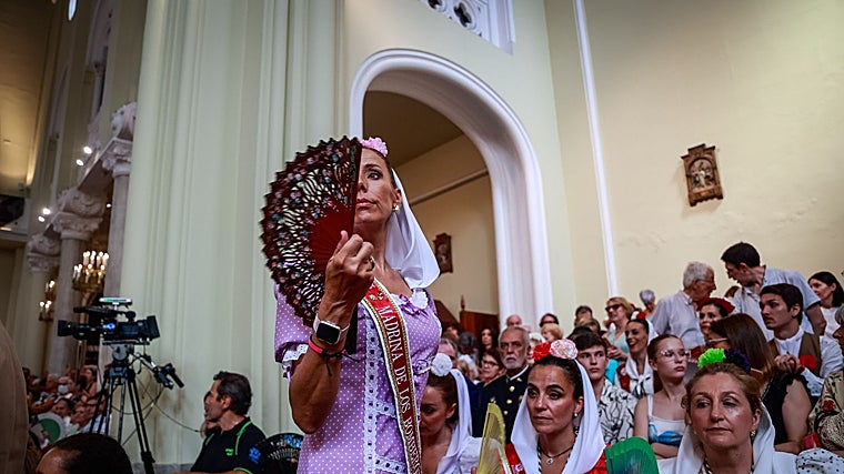 La 'misa de los abanicos', en la iglesia de la Paloma